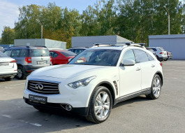 Infiniti QX70
