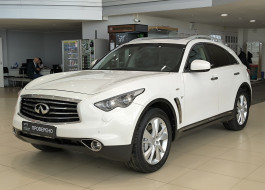 Infiniti QX70