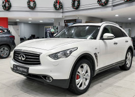 Infiniti QX70